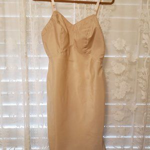 Vintage slip with side zipper, size Medium, bust size 36